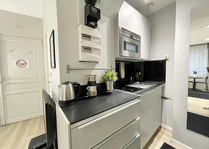 Charming Paris La Defense דירה